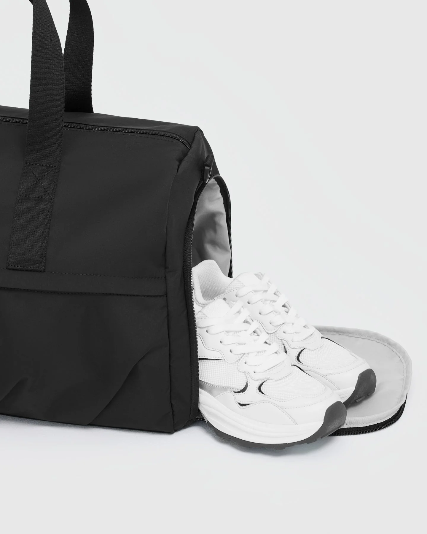 Large Go To Gym Bag | Black - Image 4